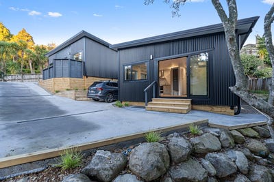 /international/nz/merrilands-new-plymouth-380066112498/