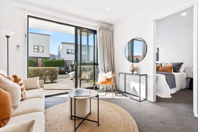 /international/nz/hobsonville-waitakere-city-380066109801/