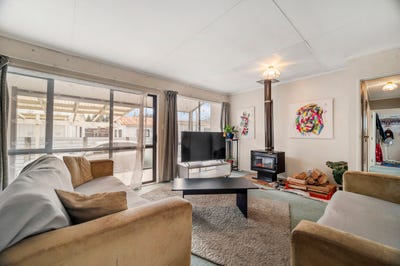 /international/nz/8-maria-place-turangi-taupo-380066095028/