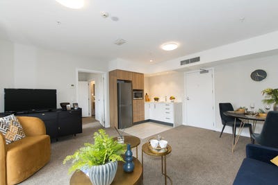 /international/nz/7-ngataringa-road-devonport-north-shore-city-380066180239/