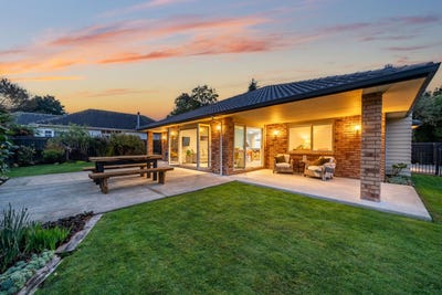 /international/nz/14-pokaka-street-birchville-upper-hutt-city-380066109954/
