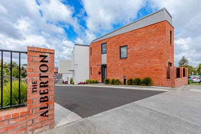 /international/nz/124-taylors-road-mount-albert-auckland-city-380066104786/