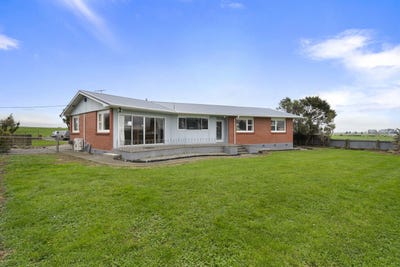 /international/nz/425-makerua-road-tokomaru-gisborne-380066179428/