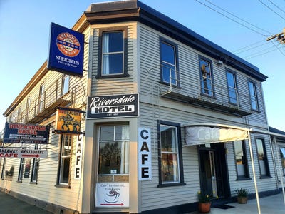 /international/nz/74-newcastle-street-riversdale-southland-380066150096/