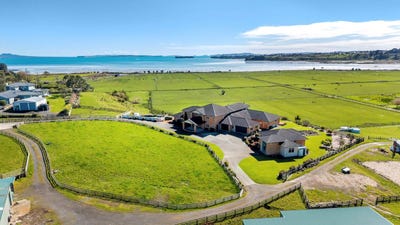 /international/nz/48-porterfield-road-whitford-manukau-city-380066083335/
