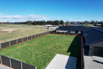 /international/nz/61-dejoux-road-winton-southland-380066098612/