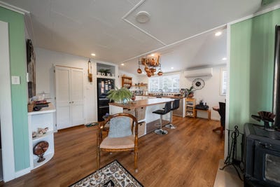 /international/nz/14-bridge-street-tuatapere-southland-380066112453/