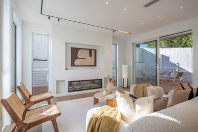 /international/nz/campbells-bay-north-shore-city-380066118362/