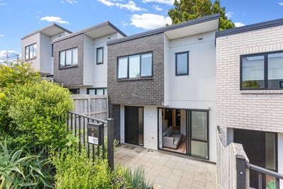 /international/nz/5-tokai-place-glen-eden-waitakere-city-380066094872/