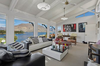 /international/nz/19-hobart-street-queenstown-central-central-otago-lakes-district-380066105984/