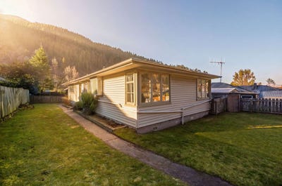 /international/nz/6-johnson-place-queenstown-central-central-otago-lakes-district-380066091978/
