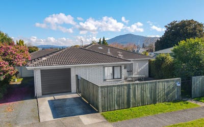/international/nz/victoria-rotorua-380066105211/