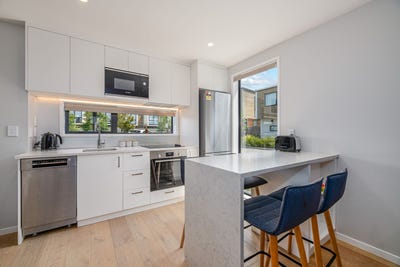 /international/nz/16-parson-lane-papatoetoe-manukau-city-380066112784/