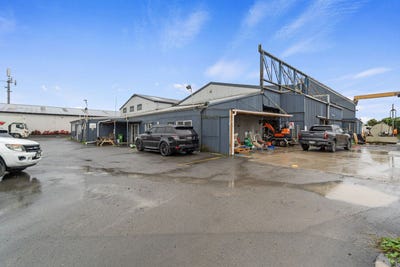 /international/nz/140-collins-road-melville-hamilton-city-380066128343/