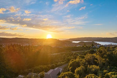 /international/nz/36-pacific-view-road-whitby-porirua-city-380066122956/