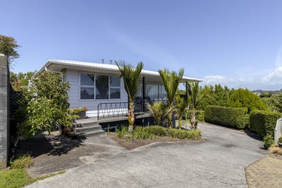 /international/nz/11a-longview-drive-merrilands-new-plymouth-380066095175/