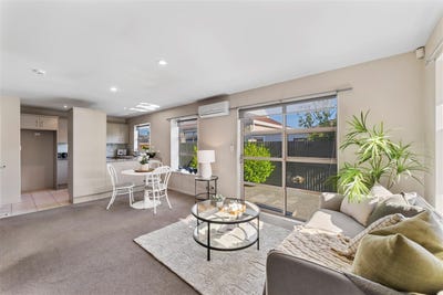 /international/nz/upper-riccarton-christchurch-city-380066083774/