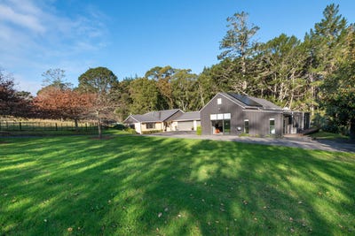 /international/nz/108-paremoremo-road-lucas-heights-north-shore-city-380066107581/