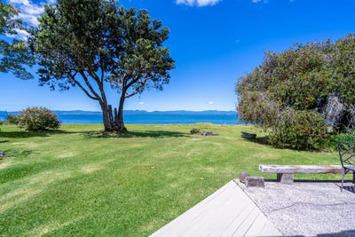 /international/nz/1872-east-coast-road-kaiaua-franklin-380066121792/