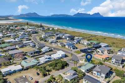 /international/nz/130-bream-bay-drive-ruakaka-whangarei-380066110313/
