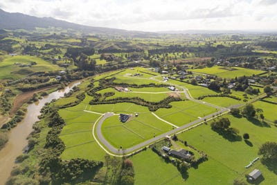 /international/nz/19-taraire-road-pirongia-waipa-380066109047/