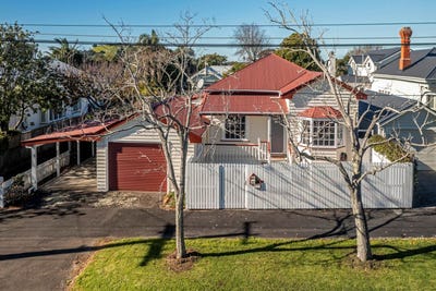 /international/nz/22-summer-street-stanley-point-north-shore-city-380066168456/