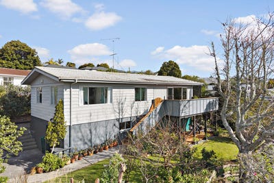/international/nz/7-noreast-drive-torbay-north-shore-city-380066175210/