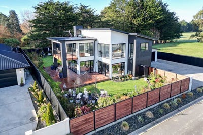 /international/nz/richfield-drive-waikiwi-southland-380066087033/