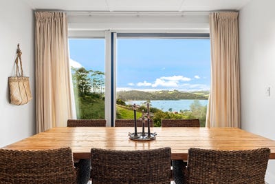 /international/nz/31-brick-bay-drive-sandspit-rodney-380066090142/