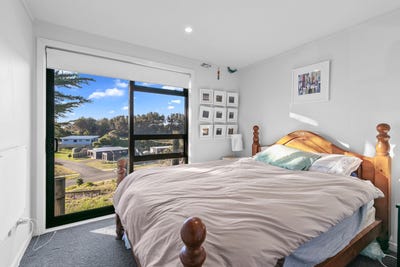 /international/nz/33-achilles-avenue-waitarere-beach-horowhenua-380066109512/