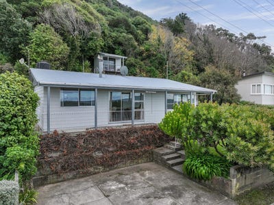 /international/nz/16-moody-street-gore-bay-hurunui-380066120688/