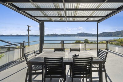 /international/nz/state-highway-30-lake-rotoma-rotorua-380066091272/