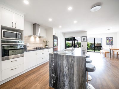 /international/nz/5-riverglen-drive-paihia-far-north-380066104743/