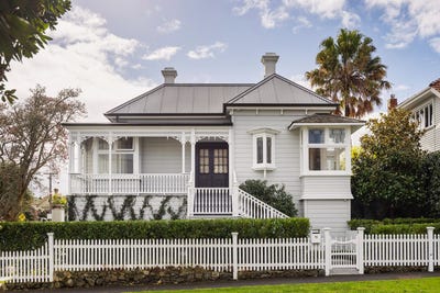 /international/nz/75-bellevue-road-mount-eden-auckland-city-380066175644/