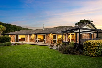 /international/nz/84-gilbert-road-kaitoke-upper-hutt-city-380066108906/