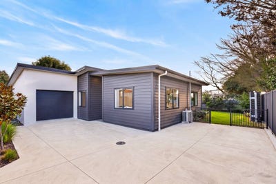 /international/nz/raureka-hastings-380066101031/