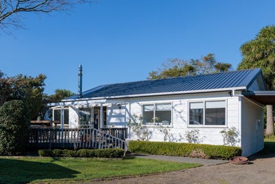 /international/nz/467-clarks-beach-road-waiau-pa-franklin-380066121800/