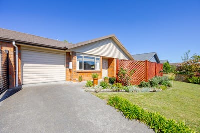/international/nz/waipukurau-and-surrounds-central-hawkes-bay-380066115704/