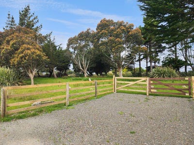 /international/nz/19-manuka-street-colac-bay-southland-380066077874/