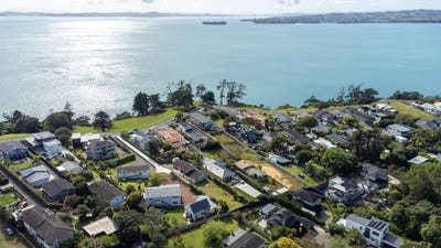 /international/nz/75-marine-parade-mellons-bay-manukau-city-380066086228/