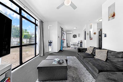/international/nz/2-armoy-drive-east-tamaki-manukau-city-380066121510/