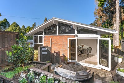 /international/nz/200-godley-road-titirangi-waitakere-city-380066170131/