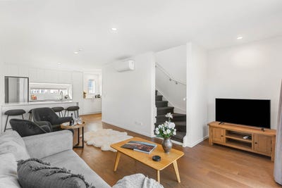 /international/nz/37-helen-jenepher-lane-mount-wellington-auckland-city-380066169754/
