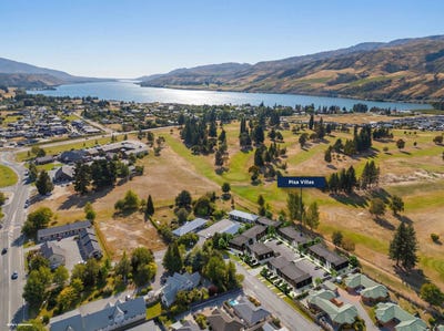 /international/nz/cromwell-central-otago-lakes-district-380066098439/