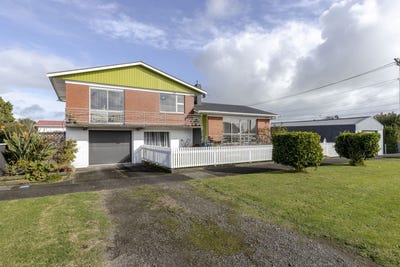 /international/nz/blake-street-waitara-new-plymouth-380066100724/