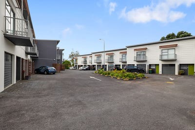 /international/nz/38-maratahu-street-westown-new-plymouth-380066175887/