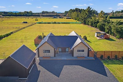 /international/nz/west-melton-selwyn-380066172310/