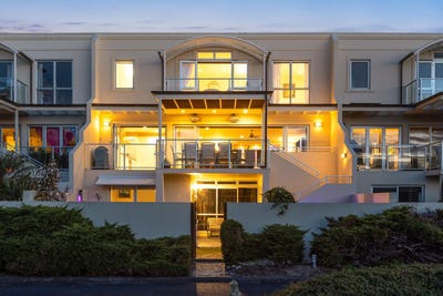 /international/nz/orewa-rodney-380066093552/