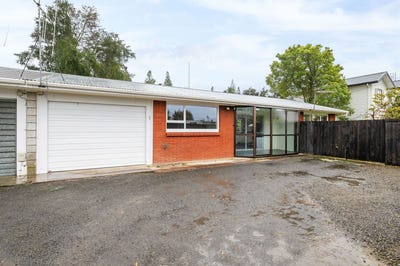 /international/nz/silverdale-hamilton-city-380066114165/