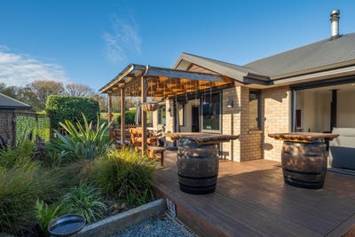 /international/nz/19-hathaway-street-spring-creek-marlborough-380066102166/
